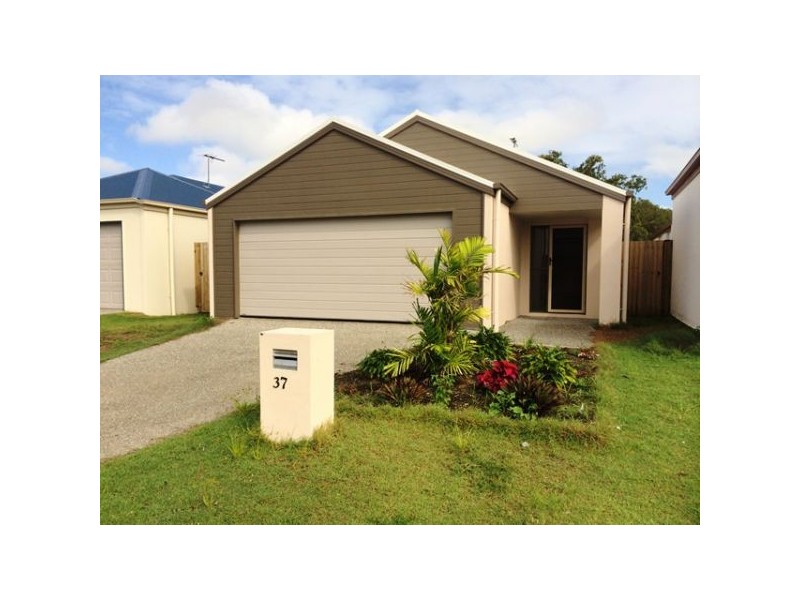 37 Scarborough Circuit, Blacks Beach QLD 4740