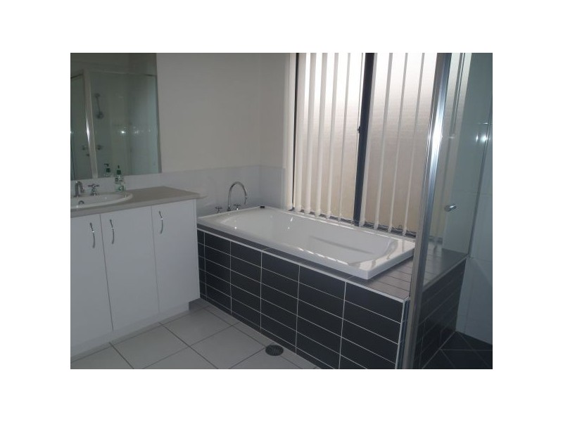 19 Ribbonwood St, Sippy Downs QLD 4556