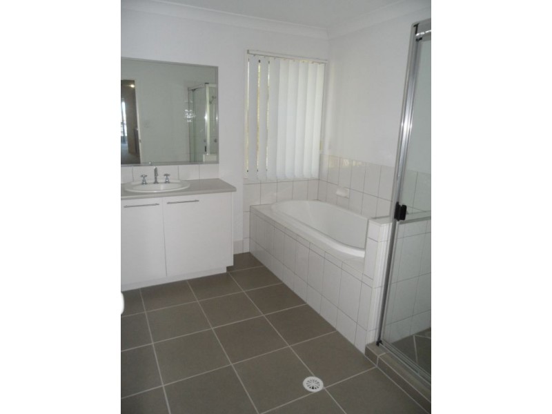 15 Eaton St, Sippy Downs QLD 4556