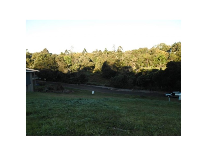 8 Honeysuckle Lane, Maleny QLD 4552