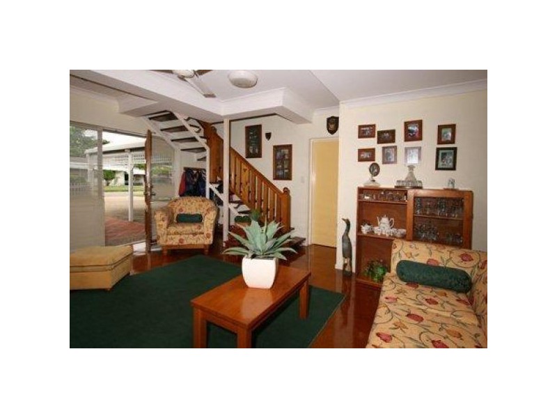 21 Kenilworth Avenue, Hyde Park QLD 4812