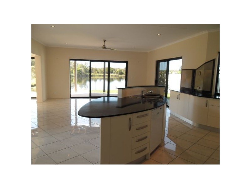13 Courtenay Place, Sippy Downs QLD 4556