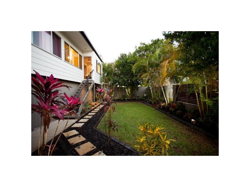 15 Brampton Avenue, Bucasia QLD 4750