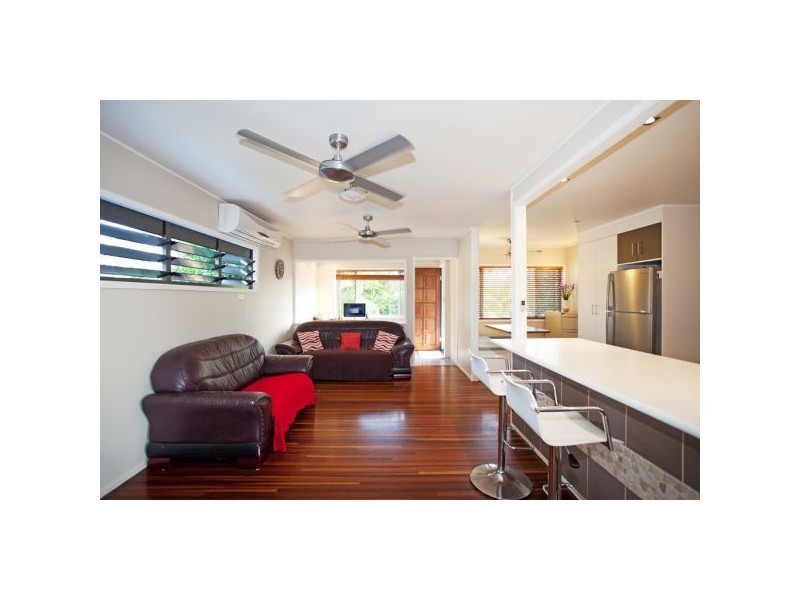 15 Brampton Avenue, Bucasia QLD 4750