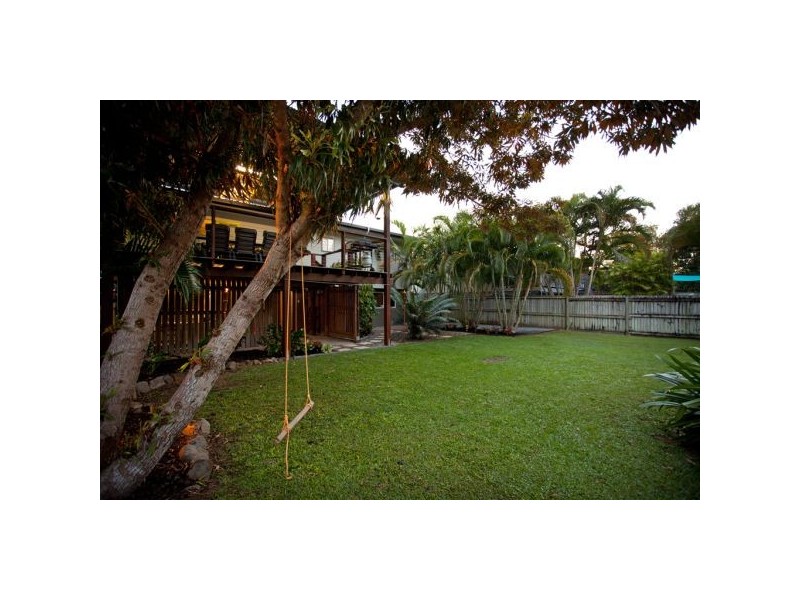 15 Brampton Avenue, Bucasia QLD 4750