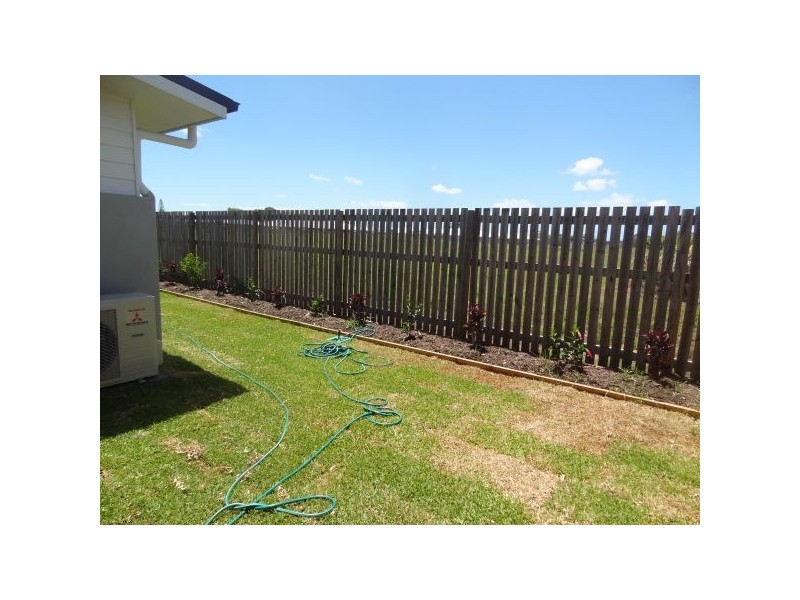 2/13 Oysterlee Street, Beaconsfield QLD 4740