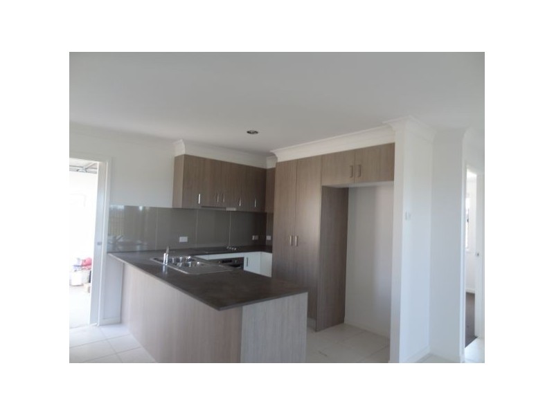 2/13 Oysterlee Street, Beaconsfield QLD 4740