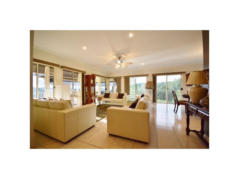 33 Panorama Drive, Nambour QLD 4560