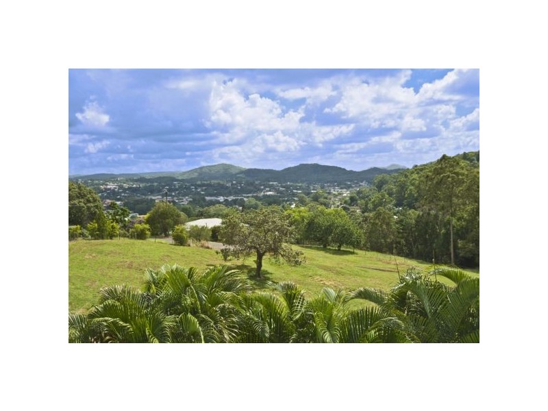 33 Panorama Drive, Nambour QLD 4560
