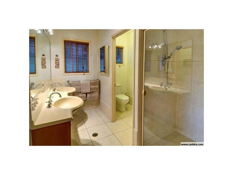 33 Panorama Drive, Nambour QLD 4560