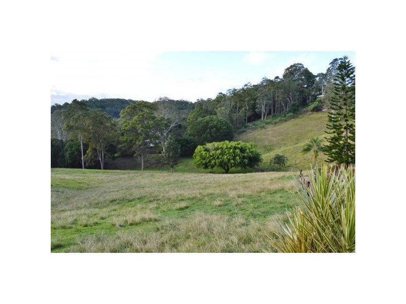 33 Panorama Drive, Nambour QLD 4560
