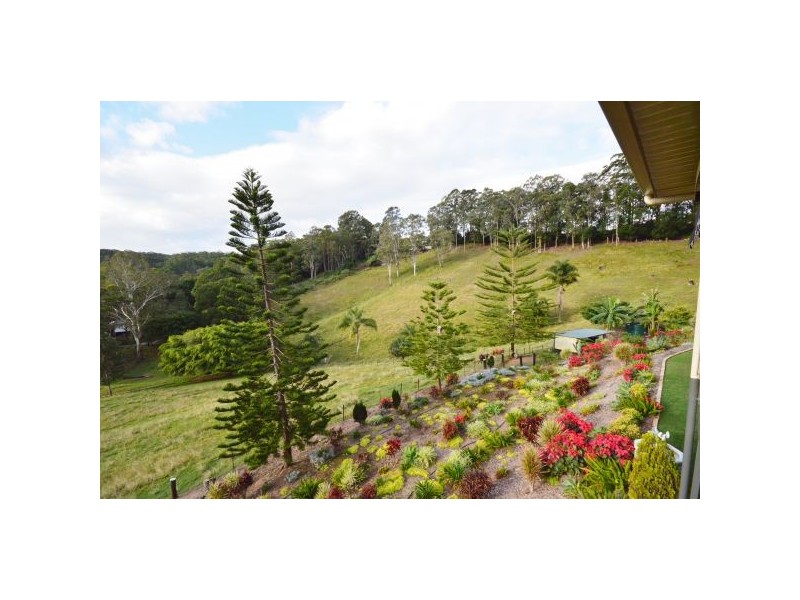 33 Panorama Drive, Nambour QLD 4560