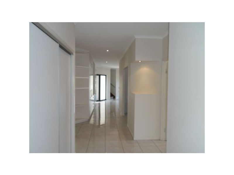 13 Courtenay Place, Sippy Downs QLD 4556
