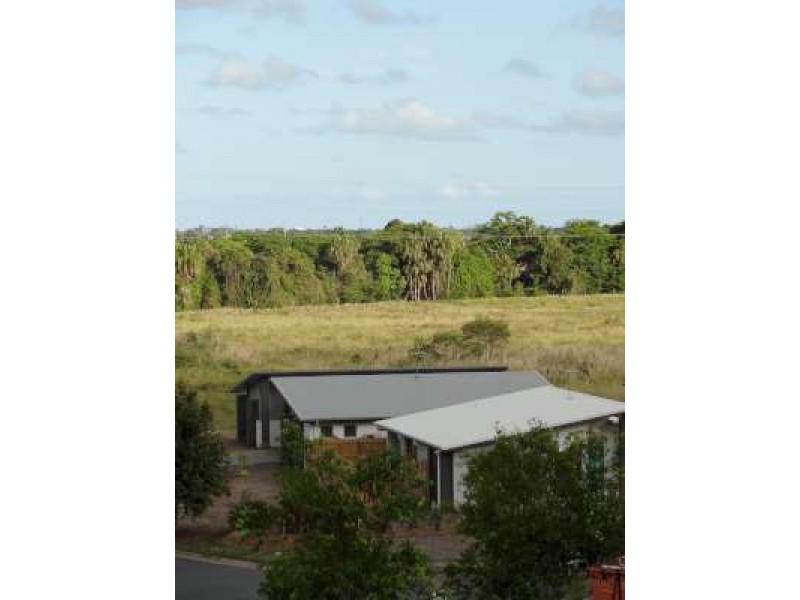 2/76 Cinnamon Drive, Glenella QLD 4740