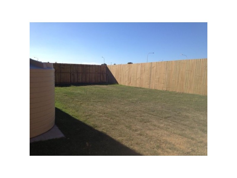 9 Flintwood Street, Rural View QLD 4740