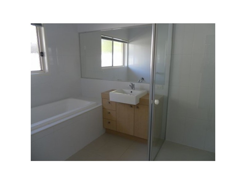 30 Riveroak Way, Sippy Downs QLD 4556