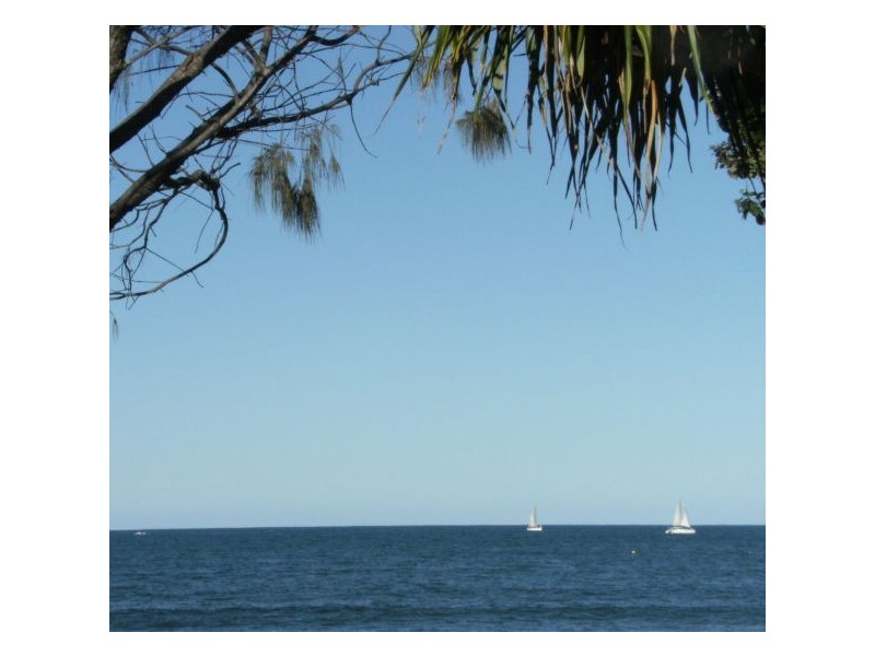 7 Yakola Pde, Alexandra Headland QLD 4572