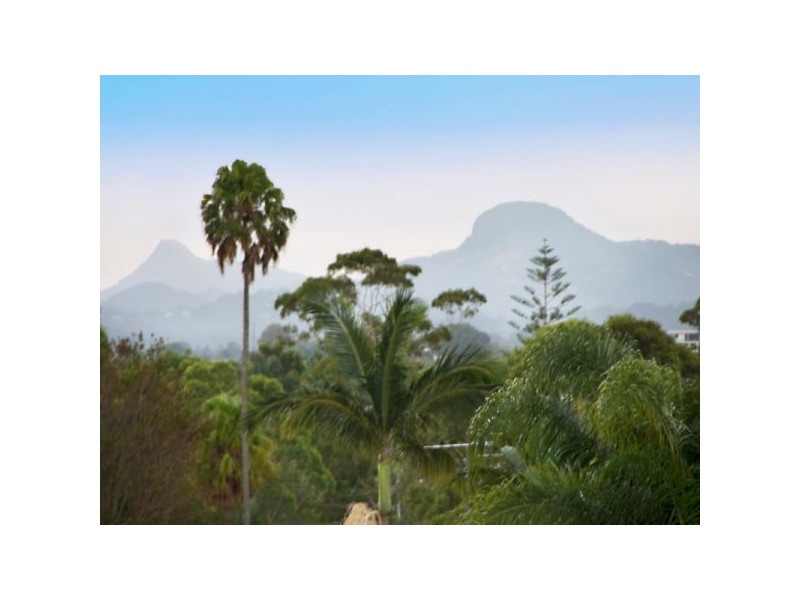 7 Yakola Pde, Alexandra Headland QLD 4572