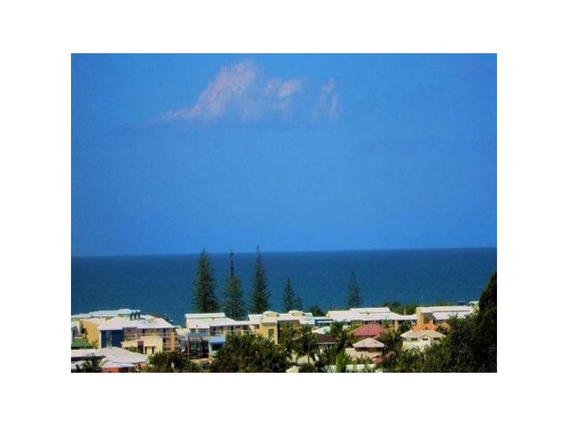 7 Yakola Pde, Alexandra Headland QLD 4572