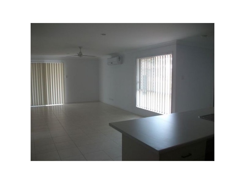 32 Montgomery Street, Rural View QLD 4740