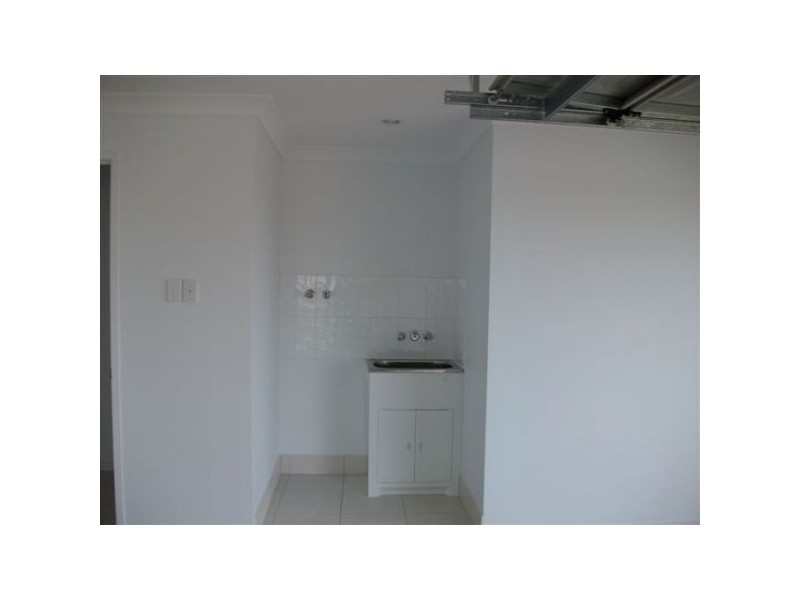 32 Montgomery Street, Rural View QLD 4740