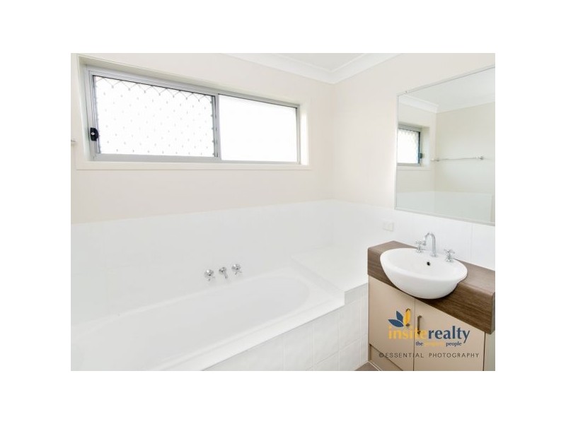 27 Henley Close, Blacks Beach QLD 4740