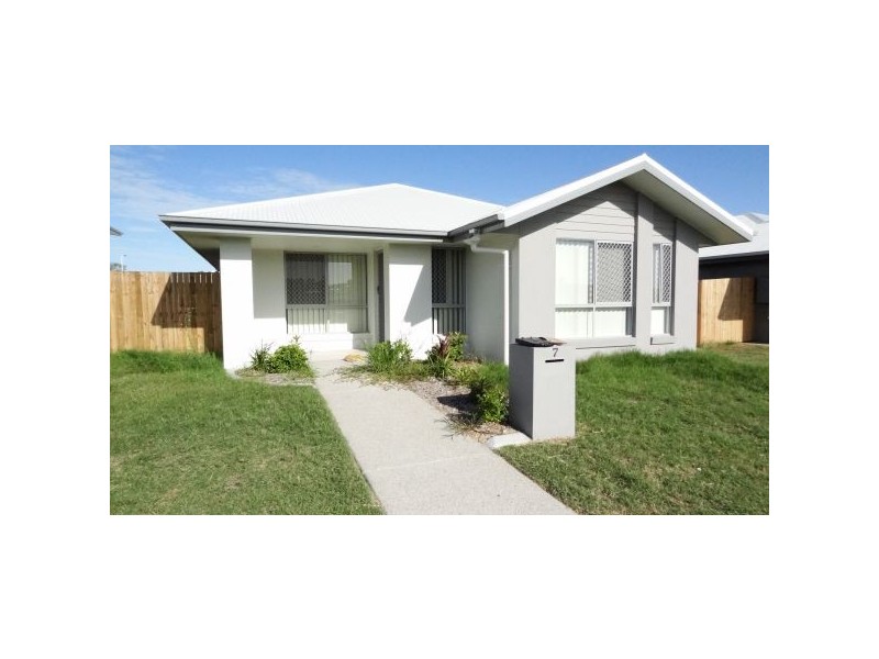 7 Elgans Parade, Rural View QLD 4740