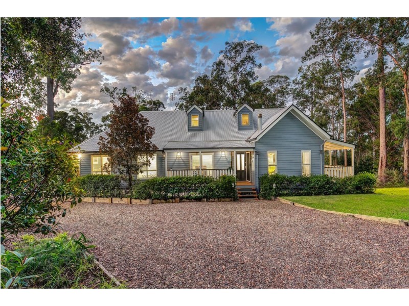 10 Forest Acres Drive, Lake Macdonald QLD 4563