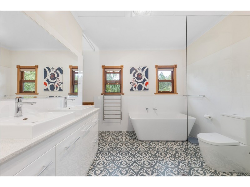 10 Flooded Gum Place, Black Mountain QLD 4563