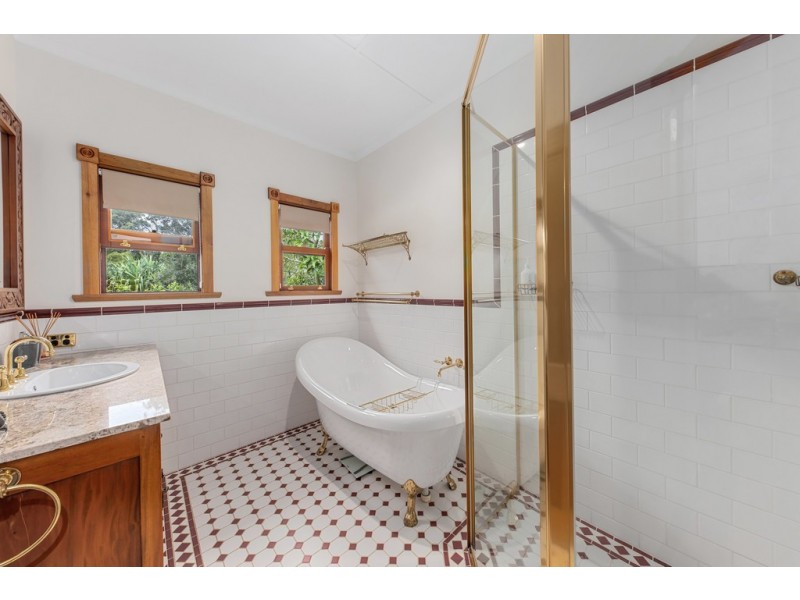 10 Flooded Gum Place, Black Mountain QLD 4563