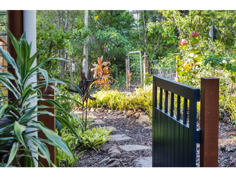 55 Kamala Drive, Lake Macdonald QLD 4563