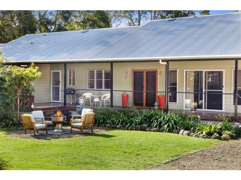 16 Forest Acres Drive, Lake Macdonald QLD 4563