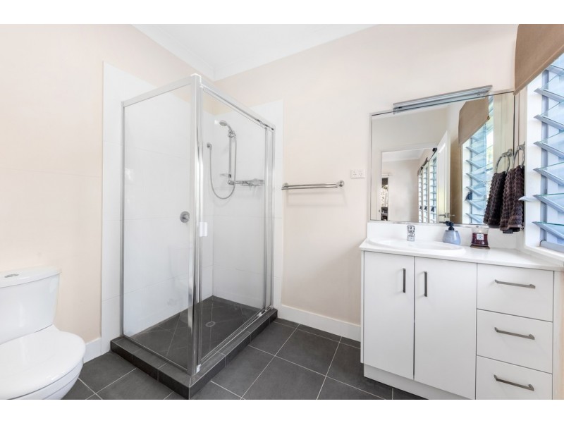 16 Forest Acres Drive, Lake Macdonald QLD 4563