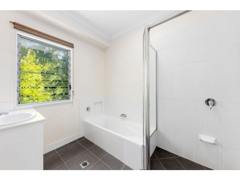 16 Forest Acres Drive, Lake Macdonald QLD 4563