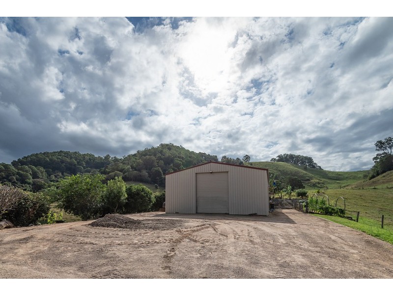 64 Leggetts Loop, Kin Kin QLD 4571