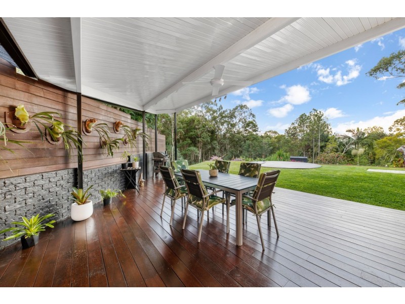 9 Smiths Road, Tinbeerwah QLD 4563