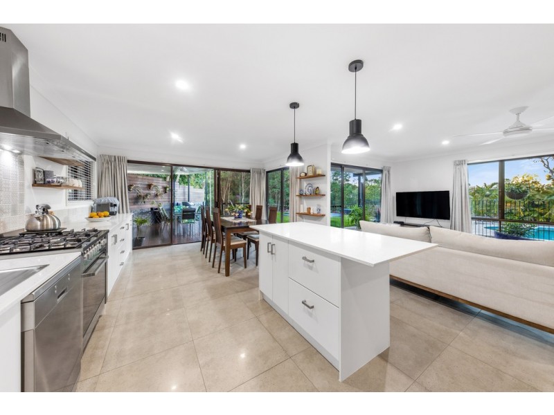 9 Smiths Road, Tinbeerwah QLD 4563