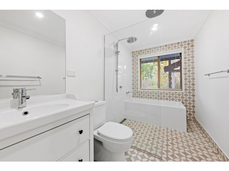 9 Smiths Road, Tinbeerwah QLD 4563