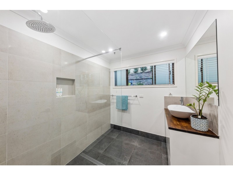 9 Smiths Road, Tinbeerwah QLD 4563