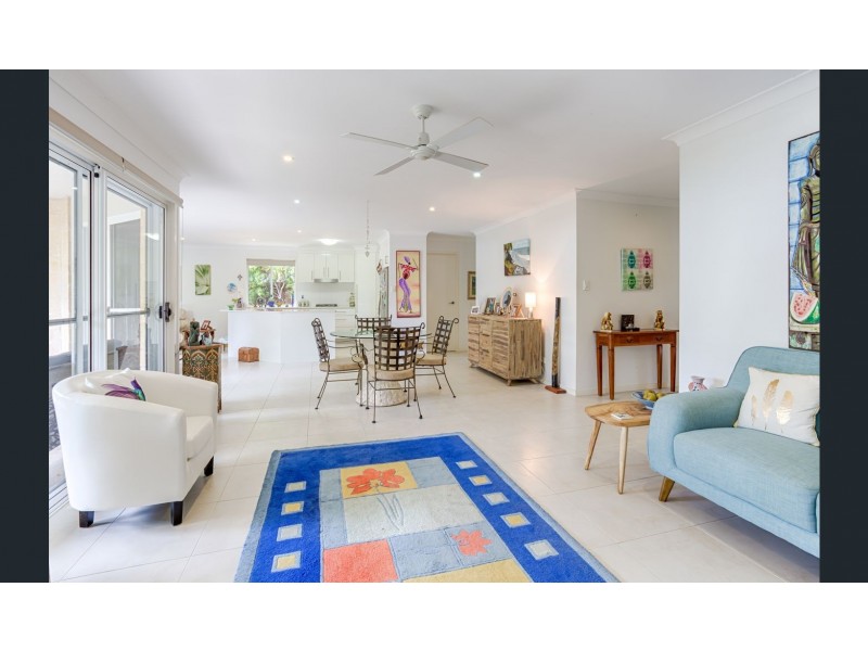 2/17 Olivine Lane, Cooroy QLD 4563