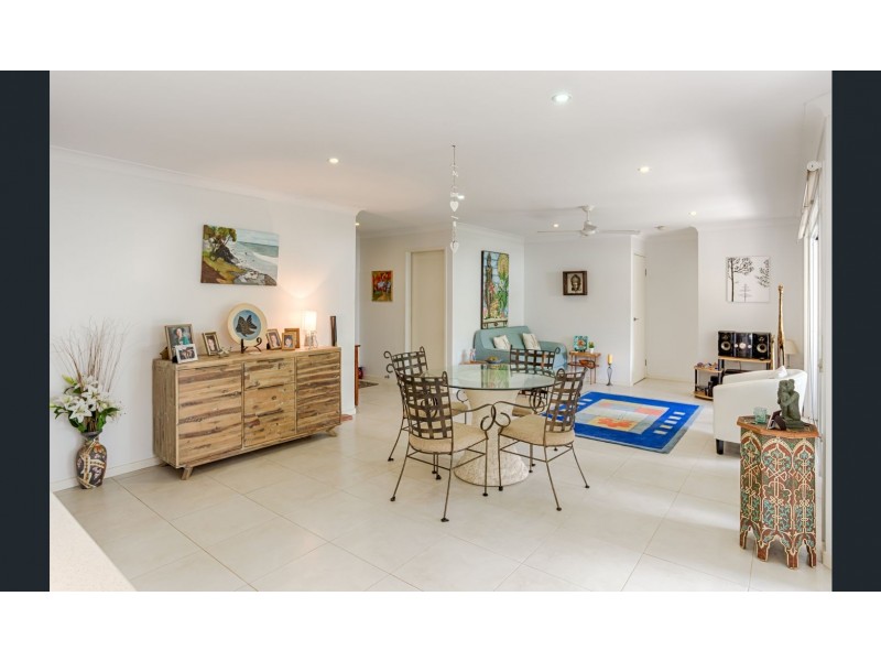 2/17 Olivine Lane, Cooroy QLD 4563