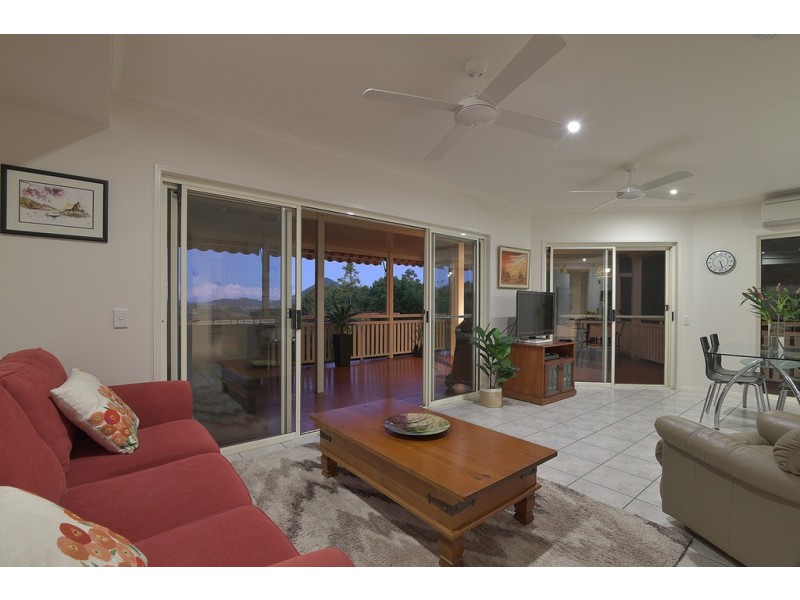 16 Fantail Crescent, Cooroy QLD 4563