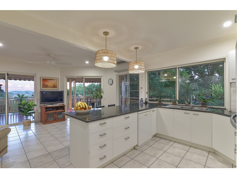 16 Fantail Crescent, Cooroy QLD 4563