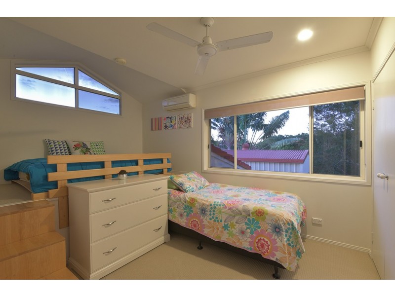 16 Fantail Crescent, Cooroy QLD 4563