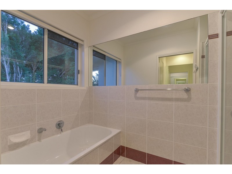 16 Fantail Crescent, Cooroy QLD 4563