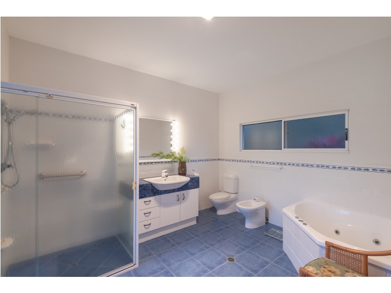 143 Davis Road, Cootharaba QLD 4565