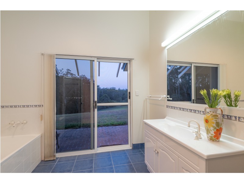 143 Davis Road, Cootharaba QLD 4565