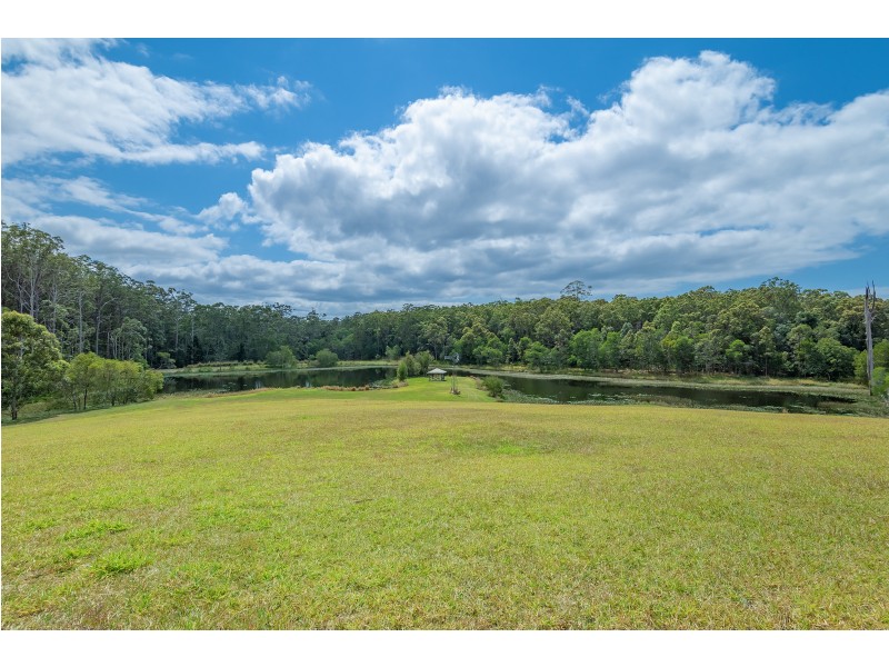 143 Davis Road, Cootharaba QLD 4565