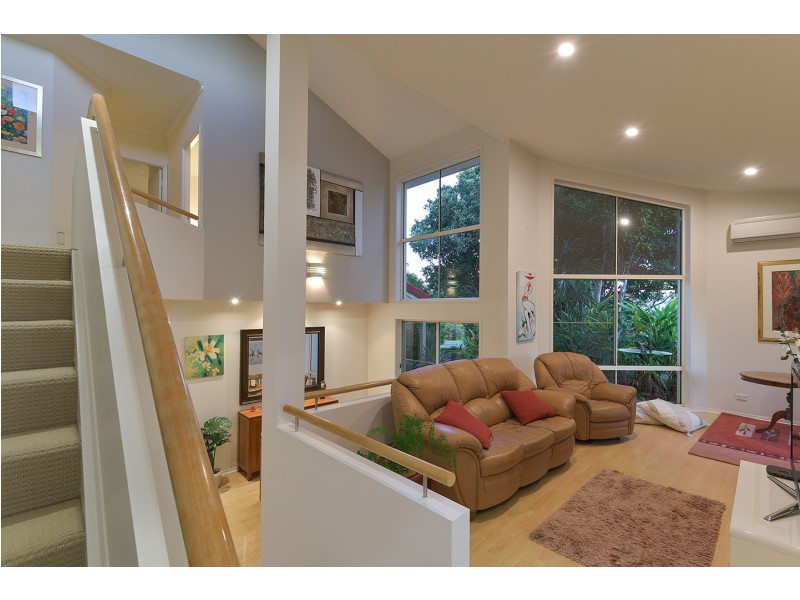 16 Fantail Crescent, Cooroy QLD 4563