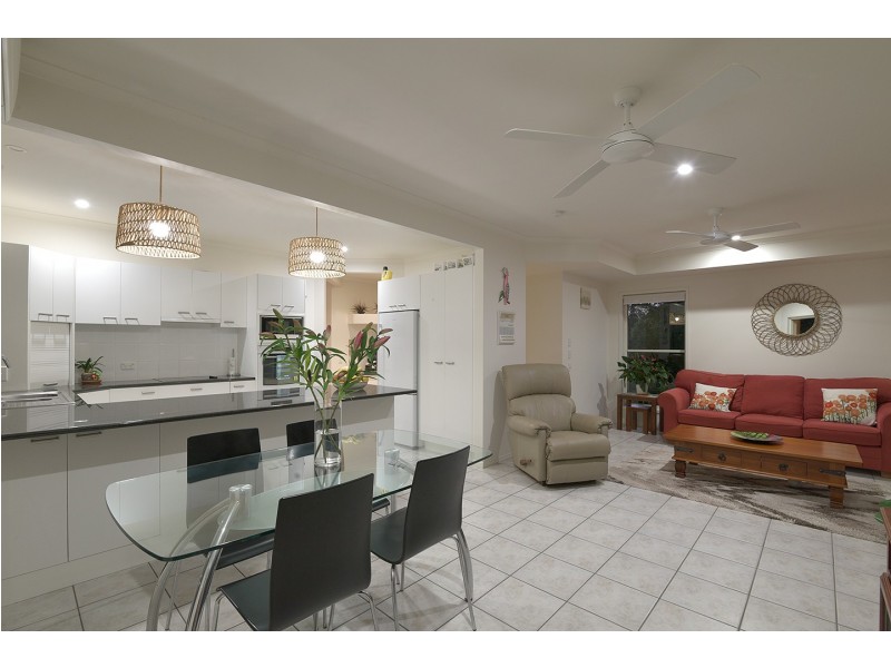 16 Fantail Crescent, Cooroy QLD 4563